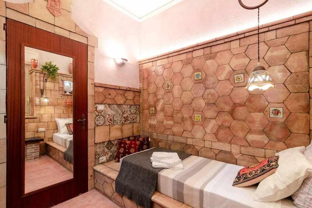 Casa Della Giara Parcheggio Supermercato A 200M Giarre Bagian luar foto