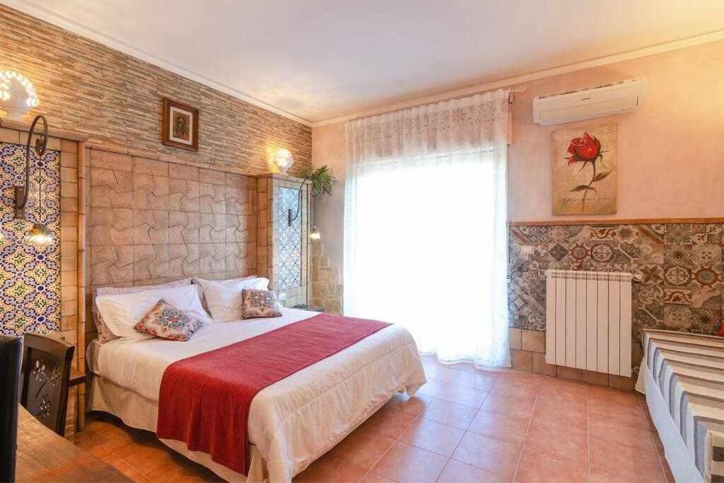 Casa Della Giara Parcheggio Supermercato A 200M Giarre Bagian luar foto